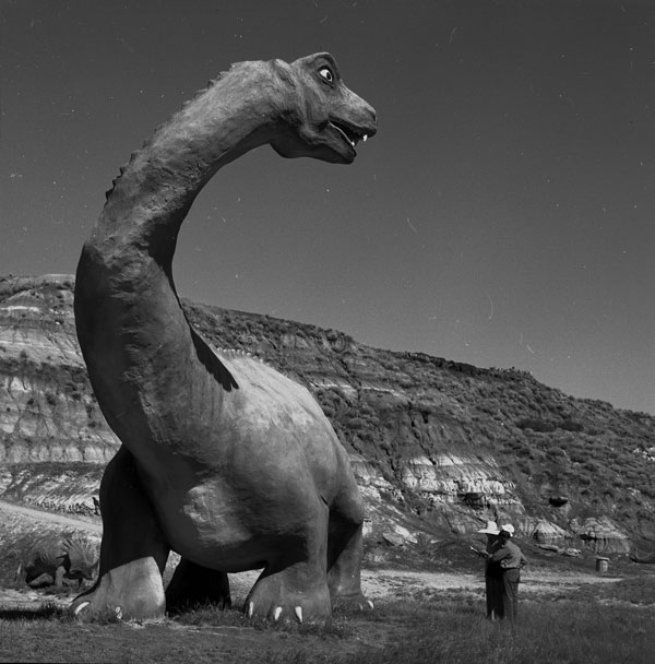 Statue of a dinosaur